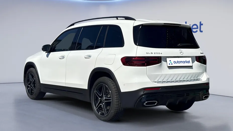 MERCEDES-BENZ GLB GLB 220 d 4-Matic AMG Line 8G-DCT