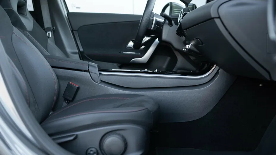 MERCEDES-BENZ A Klasa A 200 AMG Line 7G-DCT