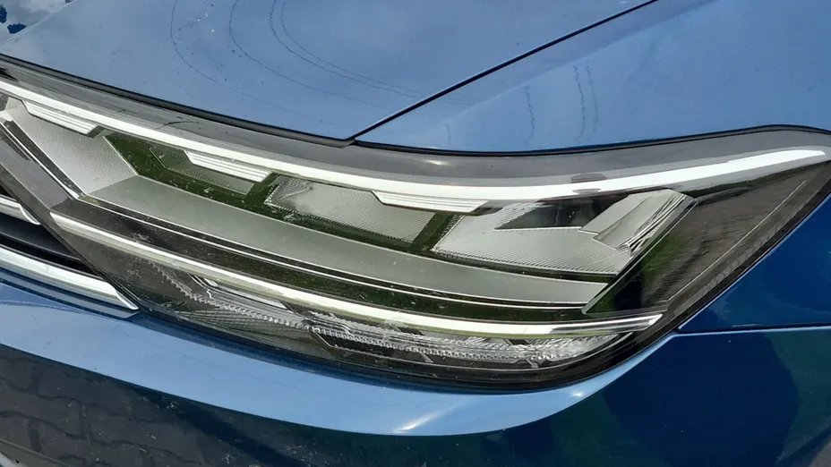 VOLKSWAGEN Passat -