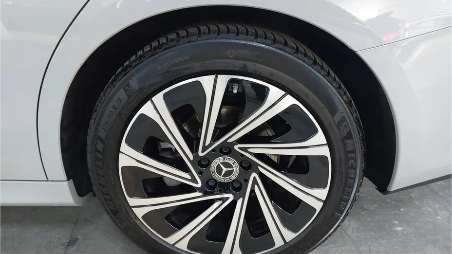 MERCEDES-BENZ E Klasa E 200 mHEV Avantgarde 9G-Tronic