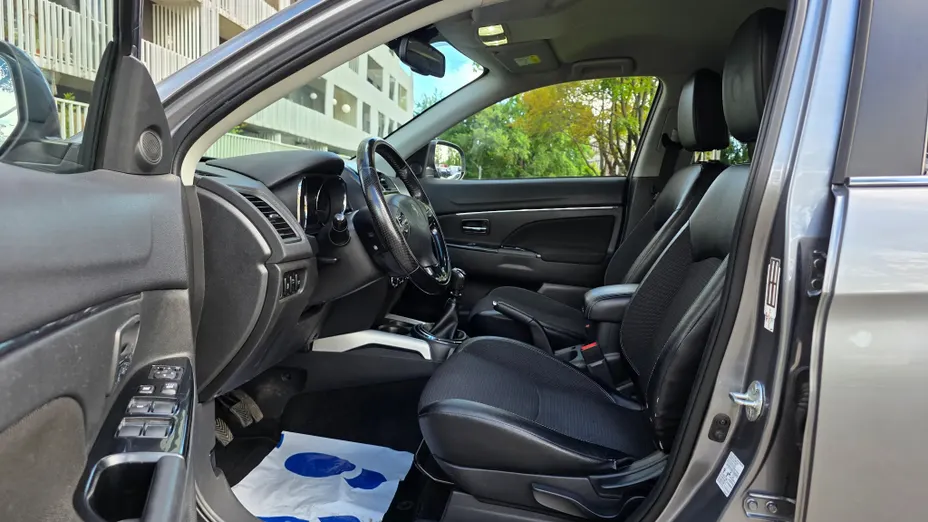 PEUGEOT 4008 -