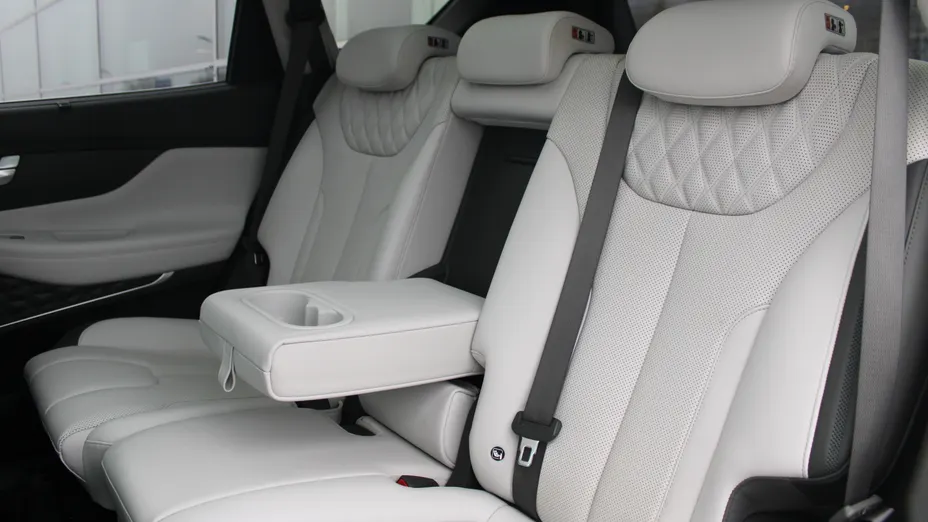 HYUNDAI Santa Fe Santa Fe 1.6 T-GDI HEV Platinum 4WD aut