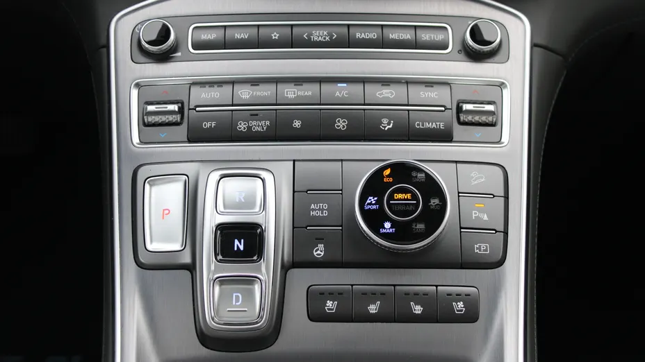 HYUNDAI Santa Fe Santa Fe 1.6 T-GDI HEV Platinum 4WD aut