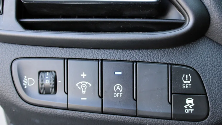 HYUNDAI i30 i30 1.5 T-GDI 48V Smart