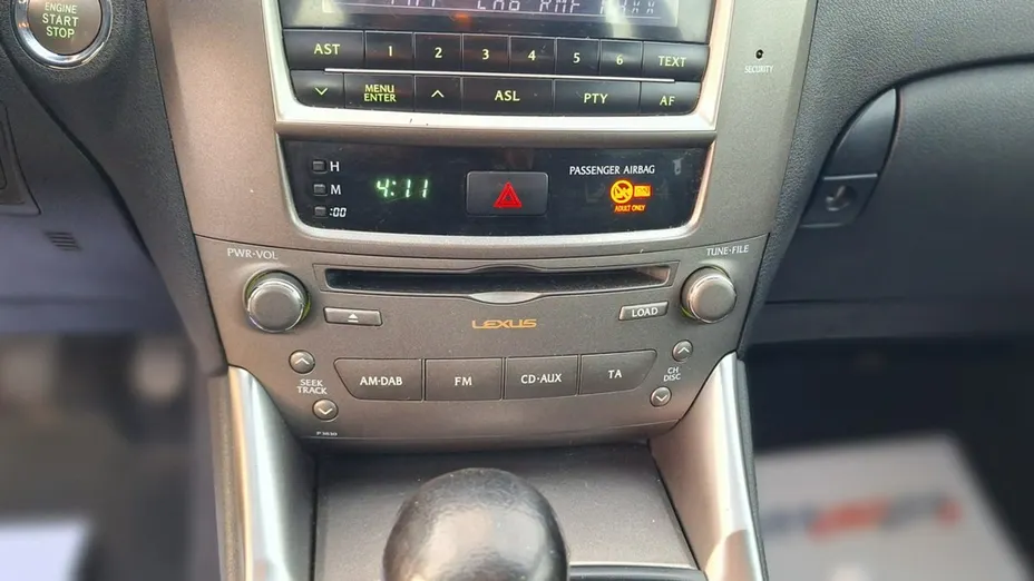 LEXUS IS -