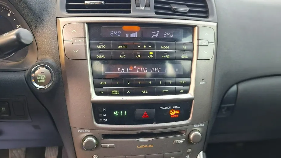 LEXUS IS -