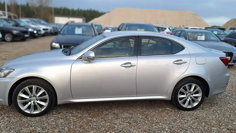 LEXUS IS -