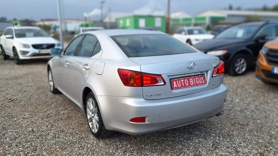 LEXUS IS -