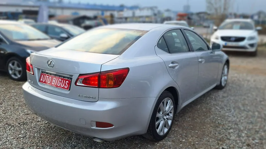 LEXUS IS -