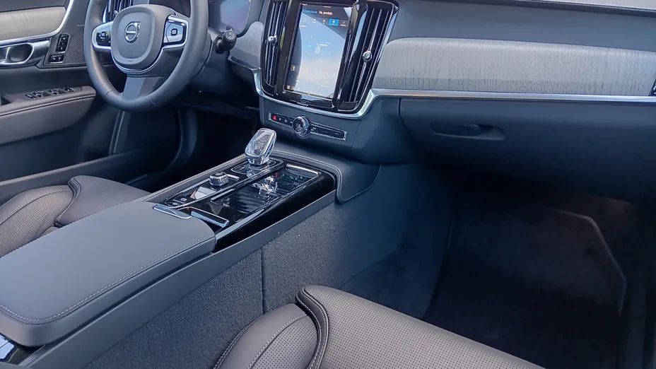 VOLVO V90 V90 T6 AWD Plug-In Hybrid Plus Dark aut Nowy