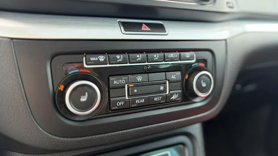 VOLKSWAGEN Sharan -