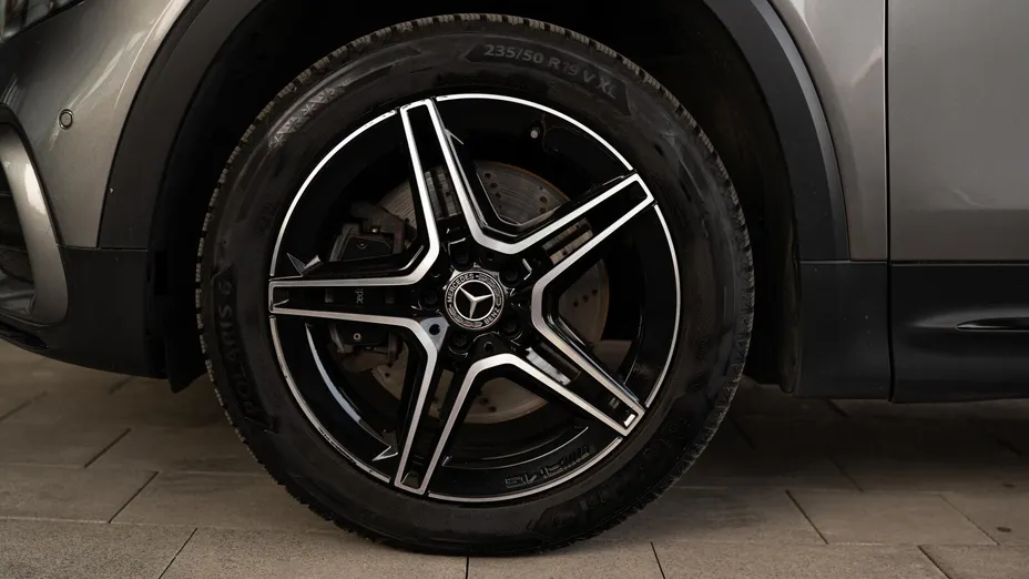 MERCEDES-BENZ GLB GLB 220 d 4-Matic AMG Line 8G-DCT