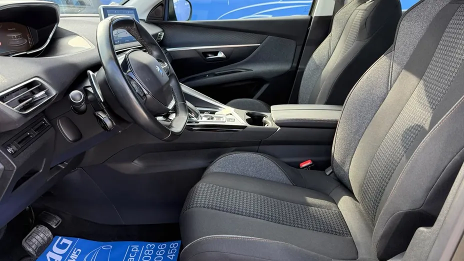 PEUGEOT 3008 -