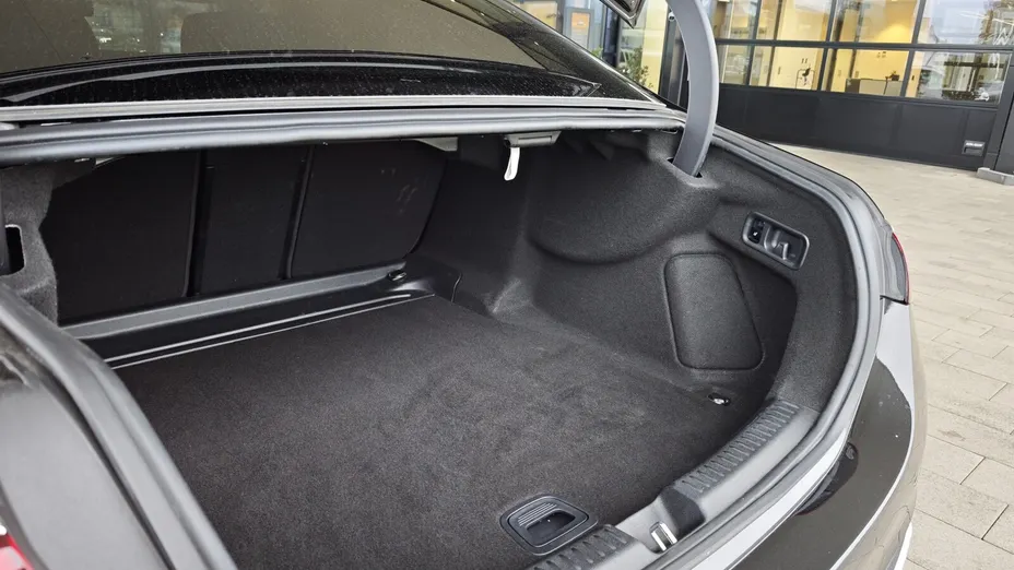 MERCEDES-BENZ E Klasa E 220 d mHEV 4-Matic AMG 9G-Tronic