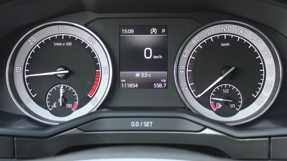 SKODA Superb Superb 2.0 TDI SCR Ambition DSG