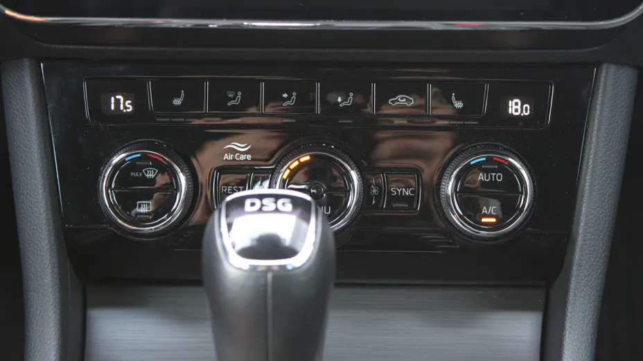 SKODA Superb Superb 2.0 TDI SCR Ambition DSG