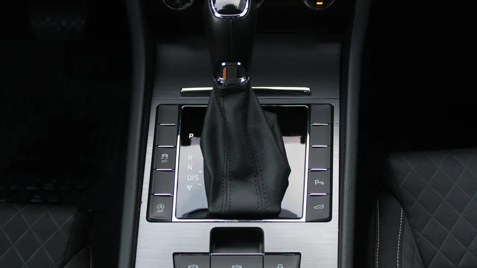 SKODA Superb Superb 2.0 TDI SCR Ambition DSG