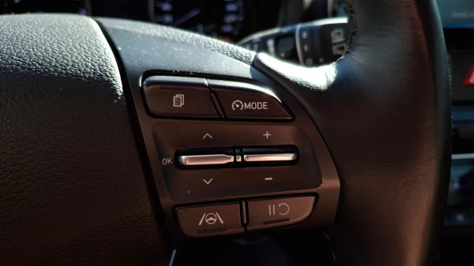 HYUNDAI i30 i30 1.5 T-GDI 48V Smart