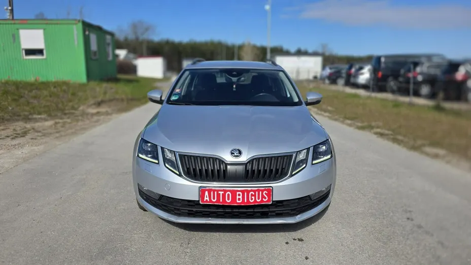 SKODA Octavia -