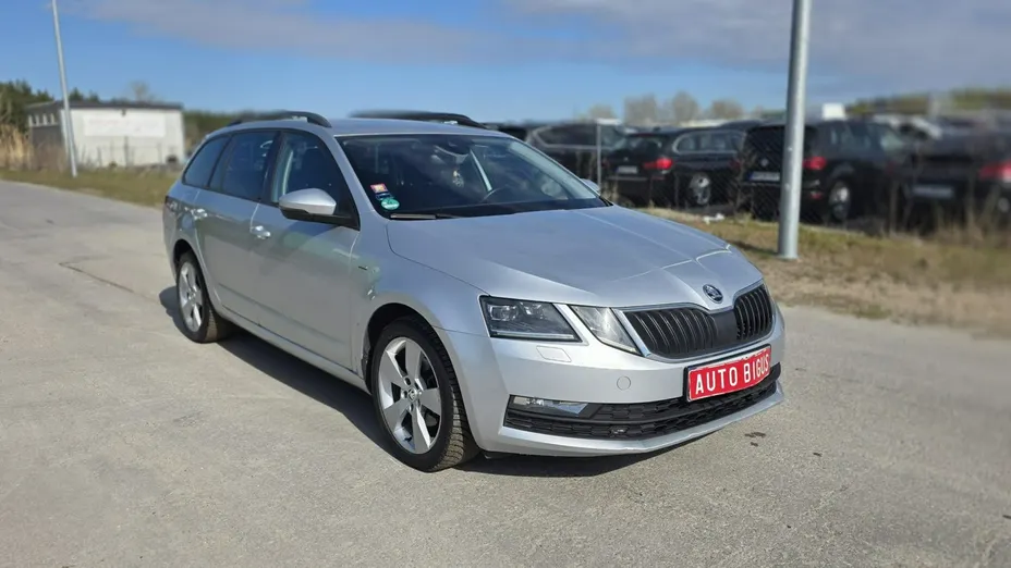 SKODA Octavia -