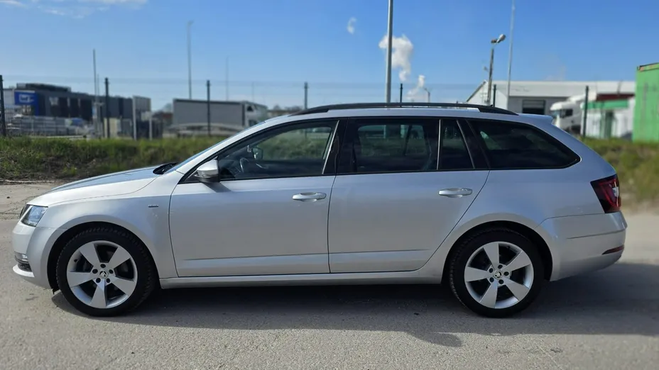 SKODA Octavia -
