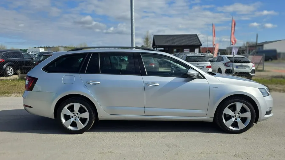 SKODA Octavia -