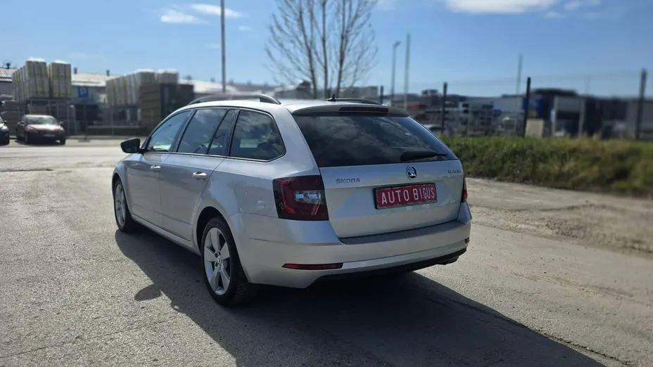 SKODA Octavia -