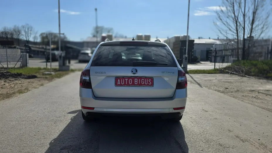 SKODA Octavia -