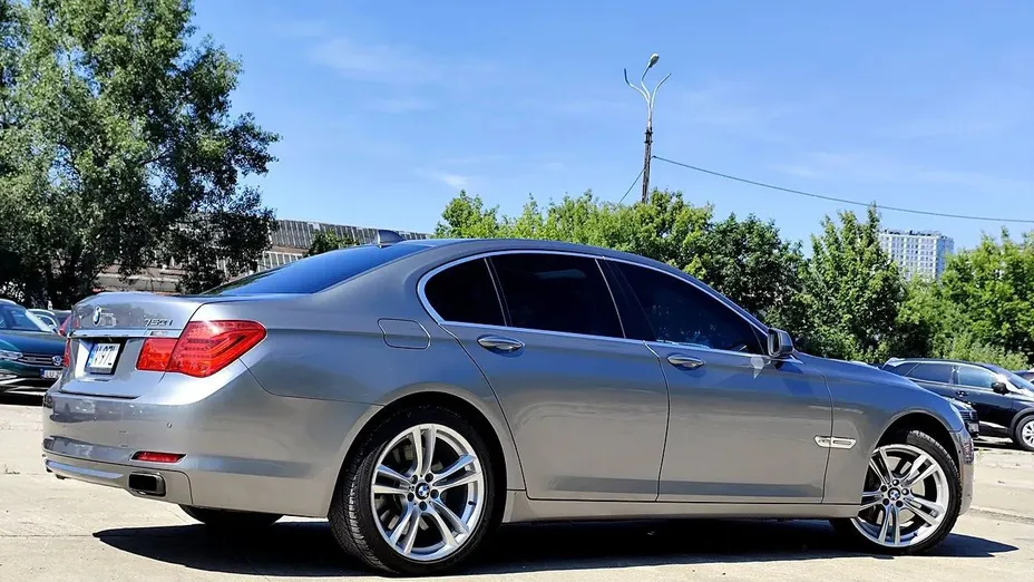 BMW Seria 7 750Li xDrive