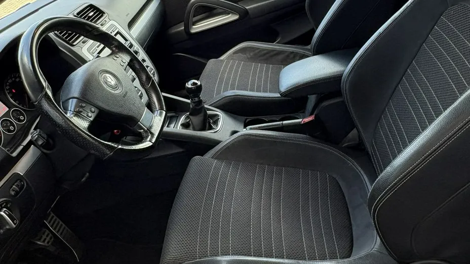 VOLKSWAGEN Scirocco -