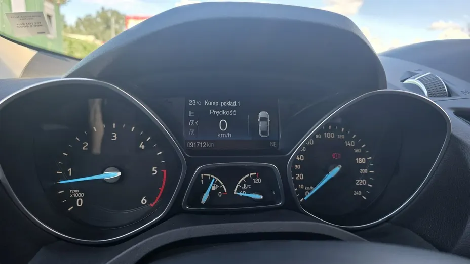 FORD Kuga -