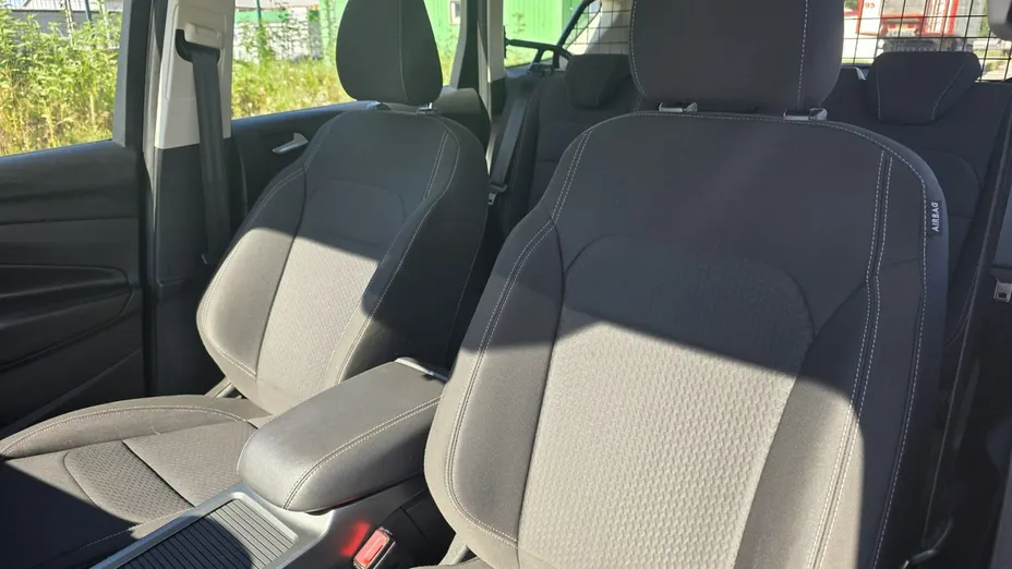 FORD Kuga -