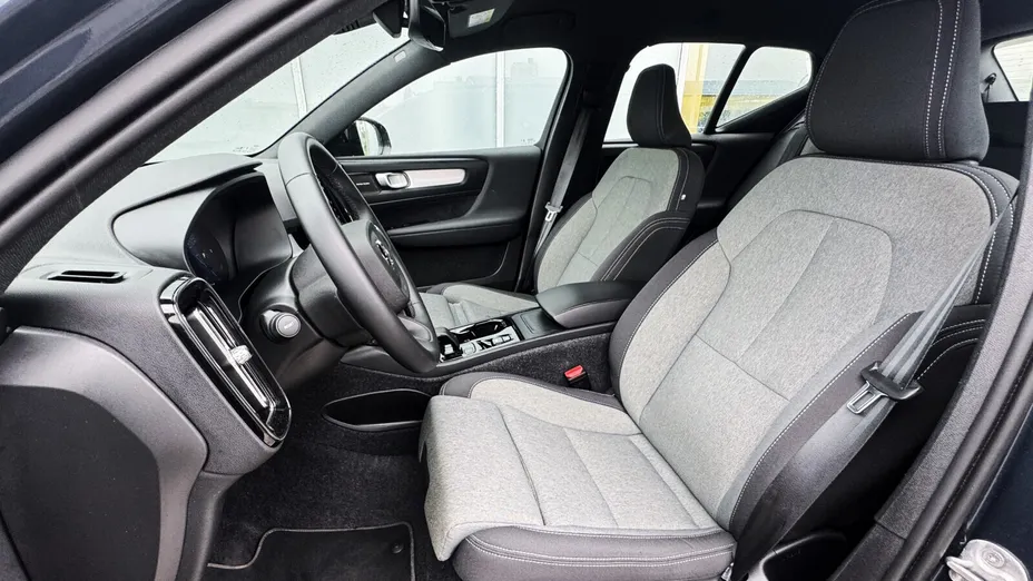 VOLVO XC40 XC40 B3 Plus Dark aut