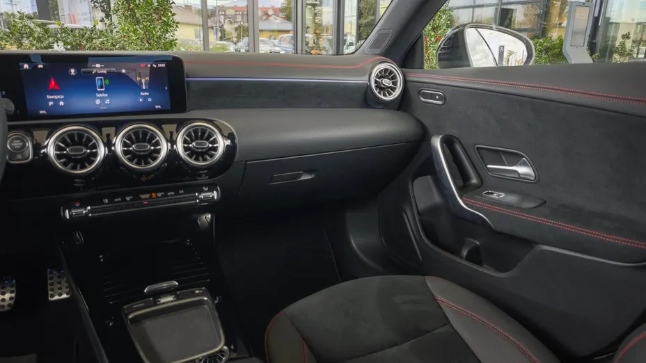 MERCEDES-BENZ CLA CLA 200 mHEV AMG Line 7G-DCT