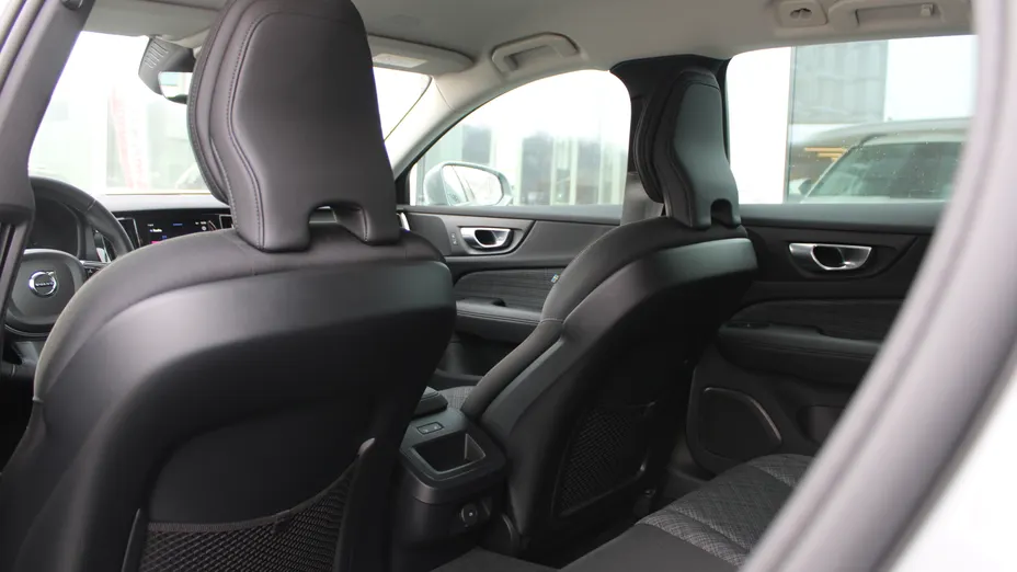 VOLVO V60 V60 CC Core B4 D AWD aut