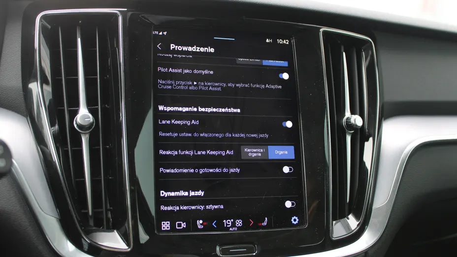 VOLVO V60 V60 CC Core B4 D AWD aut