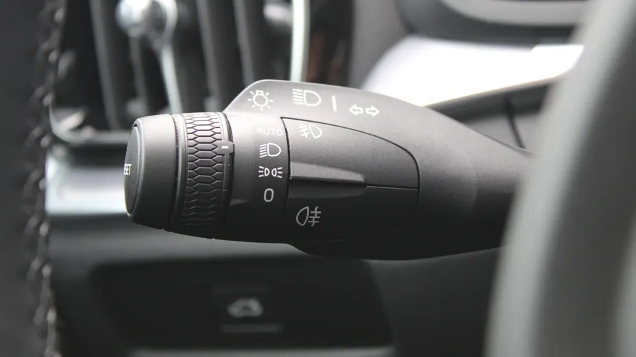 VOLVO V60 V60 CC Core B4 D AWD aut