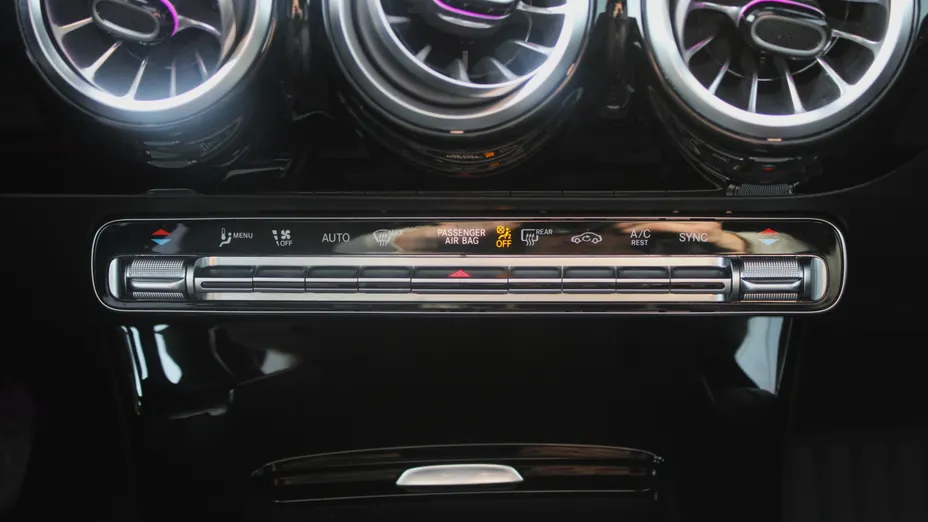 MERCEDES-BENZ CLA CLA 200 d 8G-DCT