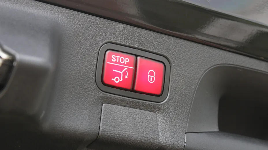 MERCEDES-BENZ CLA CLA 200 d 8G-DCT