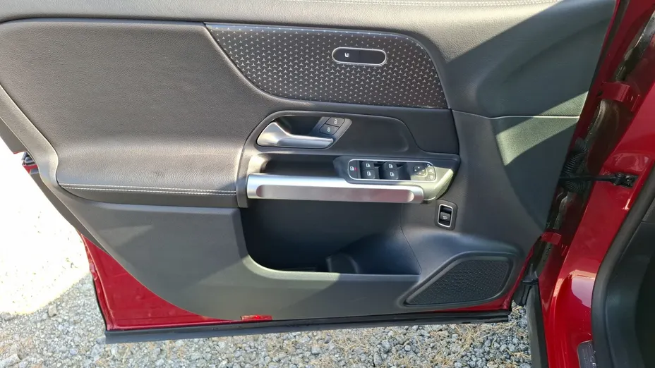 MERCEDES-BENZ GLB GLB 200 mHEV Progressive 7G-DCT