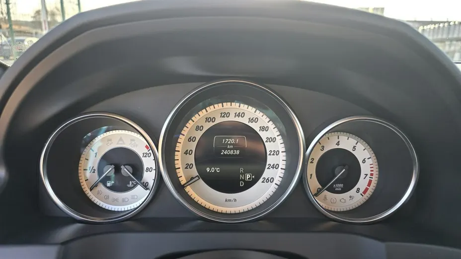 MERCEDES-BENZ E Klasa -