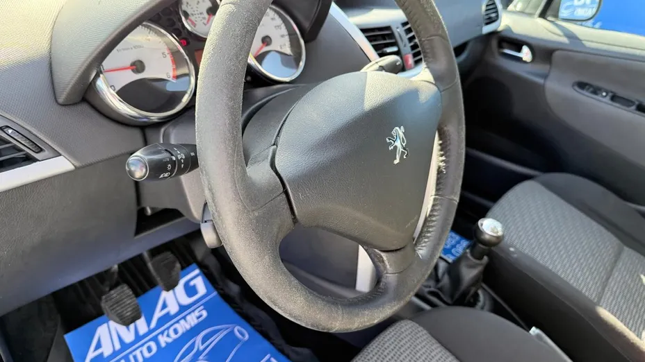 PEUGEOT 207 -