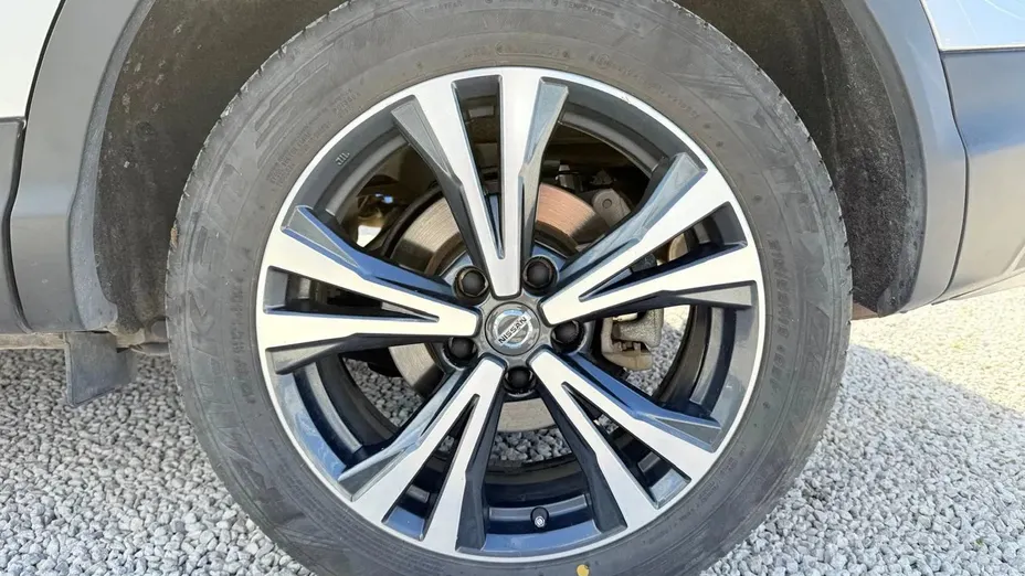 NISSAN Qashqai -