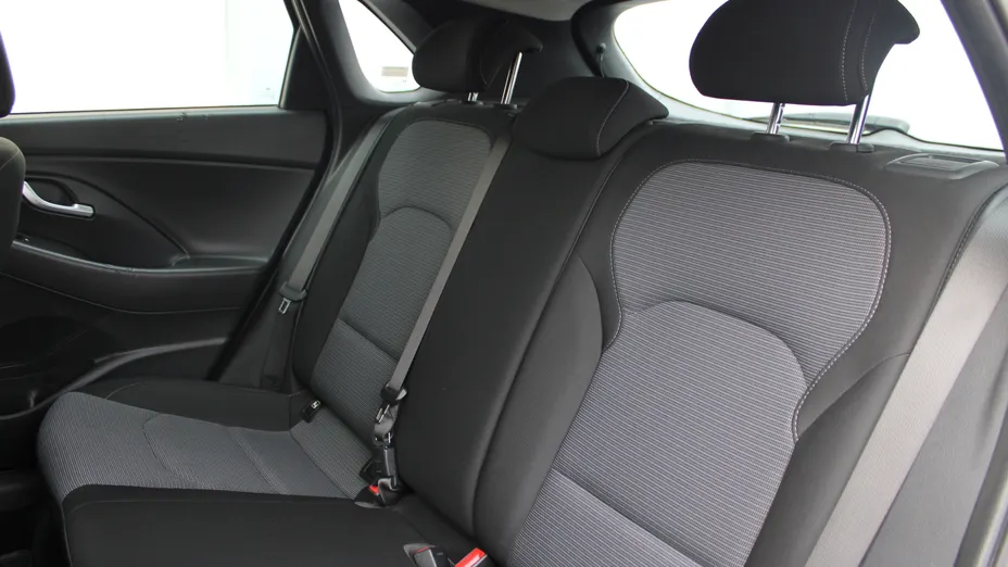 HYUNDAI i30 i30 1.5 DPI Classic +