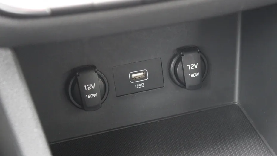 HYUNDAI i30 i30 1.5 DPI Classic +