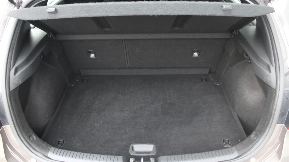 HYUNDAI i30 i30 1.5 DPI Classic +