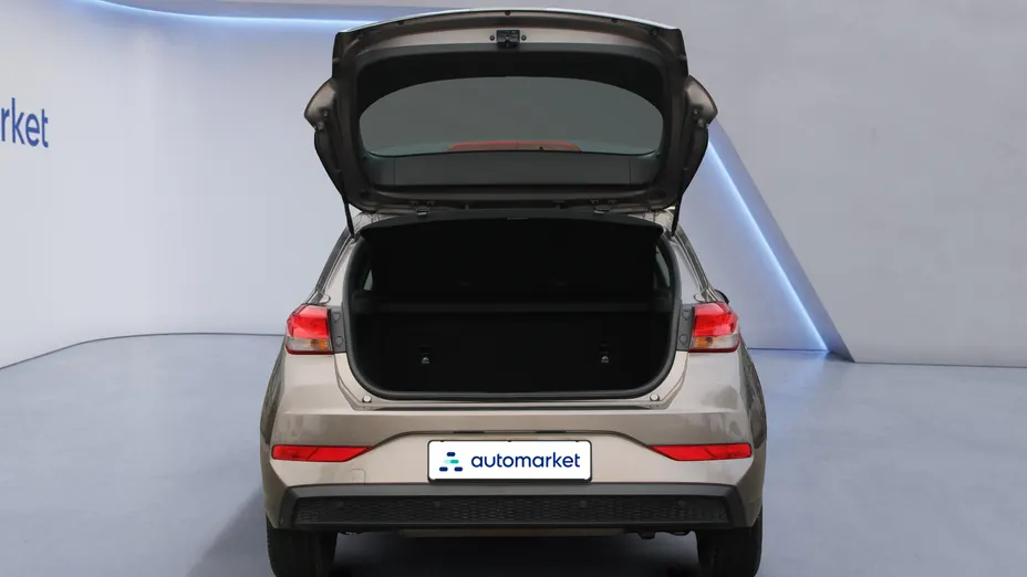 HYUNDAI i30 i30 1.5 DPI Classic +