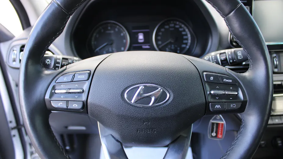 HYUNDAI i30 i30 1.5 T-GDI 48V Smart