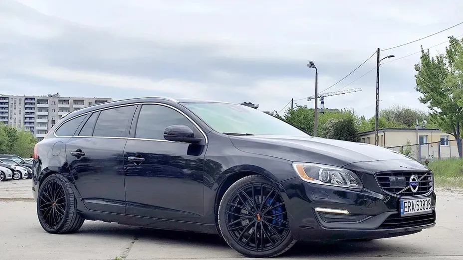 VOLVO V60 -