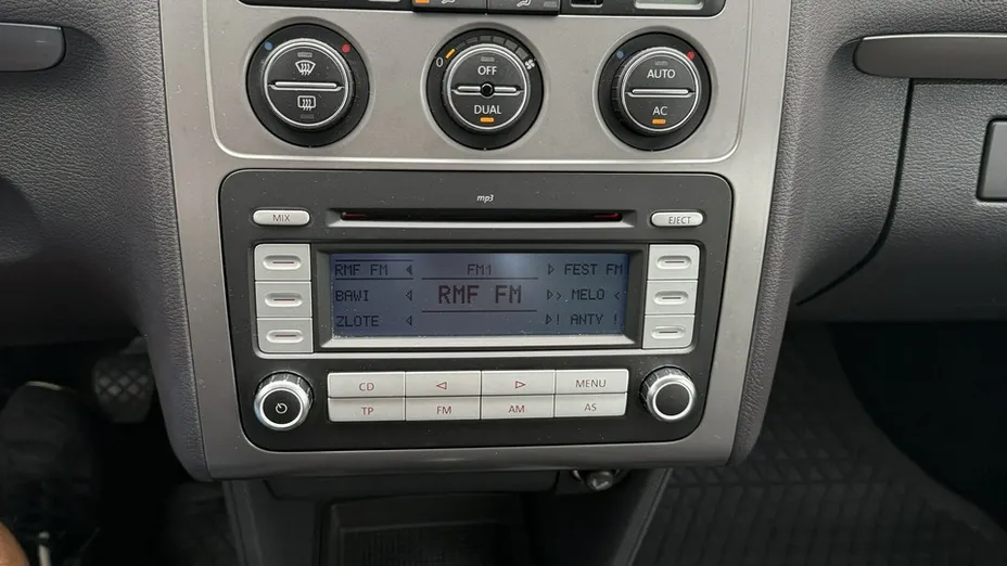 VOLKSWAGEN Touran -